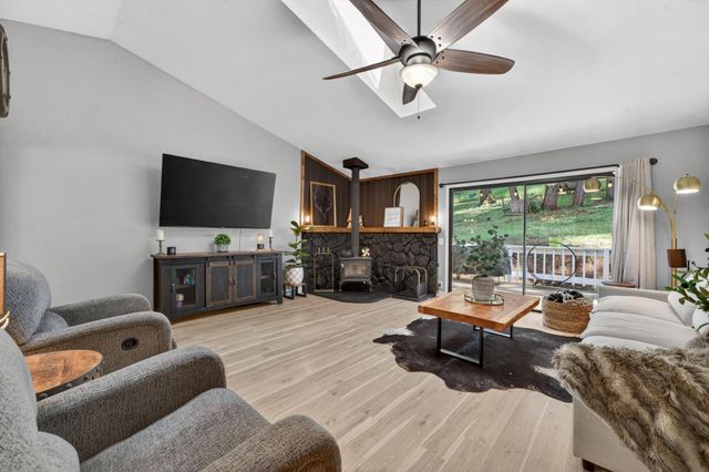 5287 cold springs Dr, Foresthill, CA 95631
