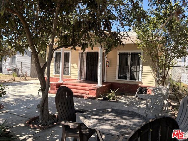1183 W 37th Drive, Los Angeles, CA 90007
