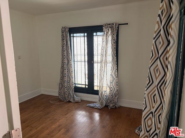 1183 W 37th Drive, Los Angeles, CA 90007