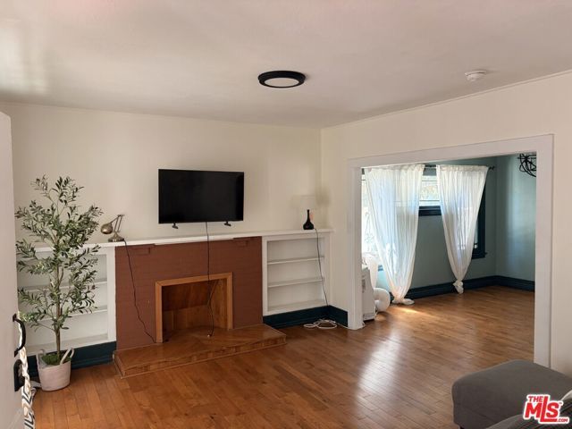 1183 W 37th Drive, Los Angeles, CA 90007