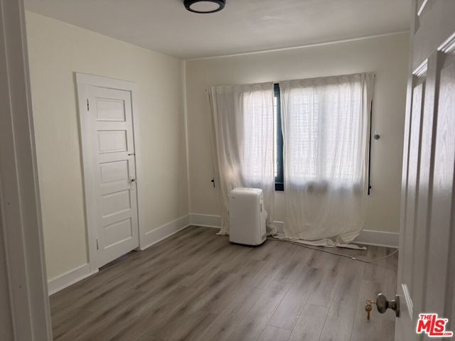 1183 W 37th Drive, Los Angeles, CA 90007