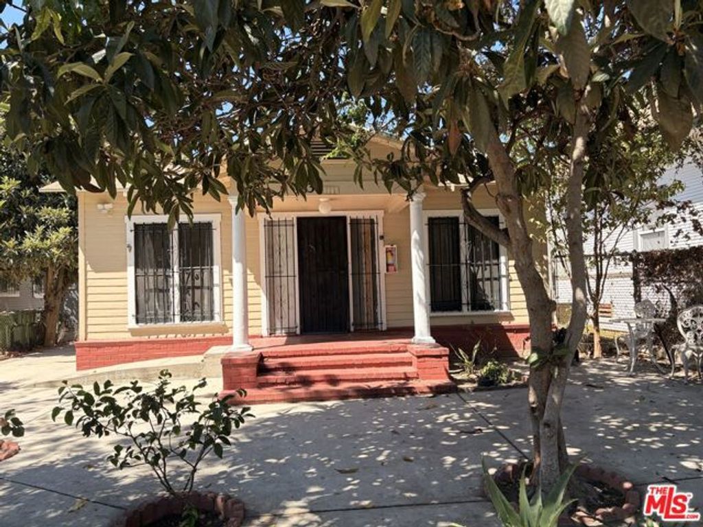 1183 W 37th Drive, Los Angeles, CA 90007