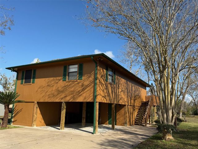 151 County Road 655, Brazoria, TX 77422