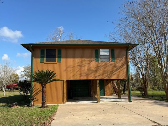 151 County Road 655, Brazoria, TX 77422