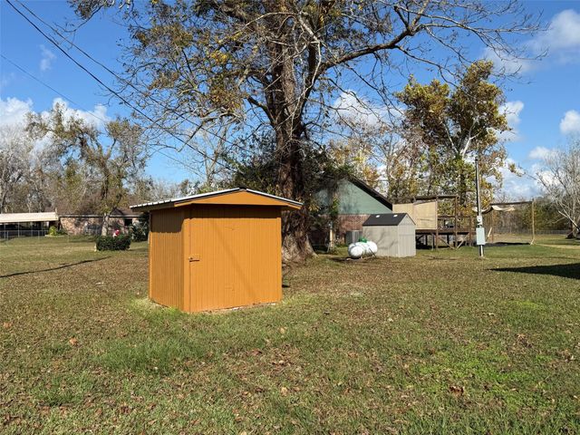 151 County Road 655, Brazoria, TX 77422