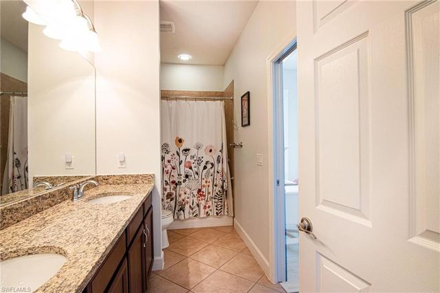 2637 Vareo CT, Cape Coral, FL 33991