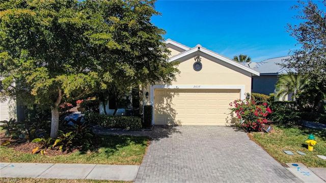 2637 Vareo CT, Cape Coral, FL 33991