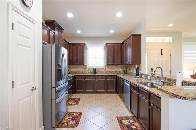 2637 Vareo CT, Cape Coral, FL 33991