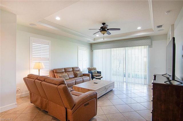 2637 Vareo CT, Cape Coral, FL 33991