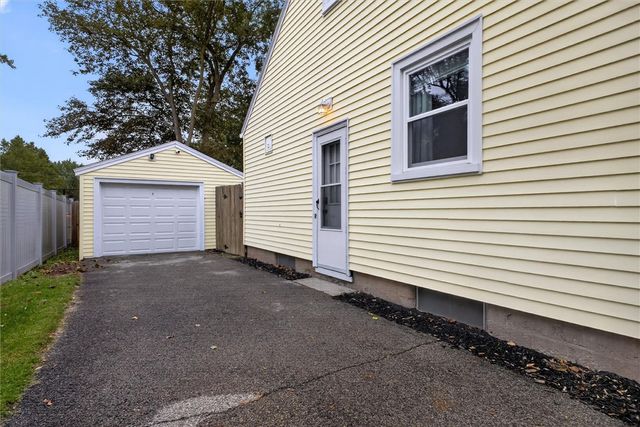 200 Winstead Road, Rochester, NY 14609