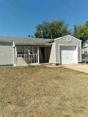 923 SW 29th St, Lawton, OK 73505