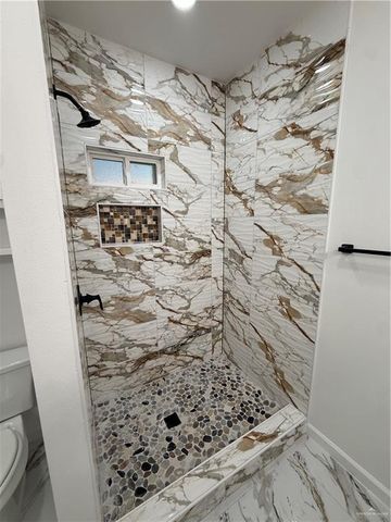 5813 N Rayo Del Sol, Edinburg, TX 78542