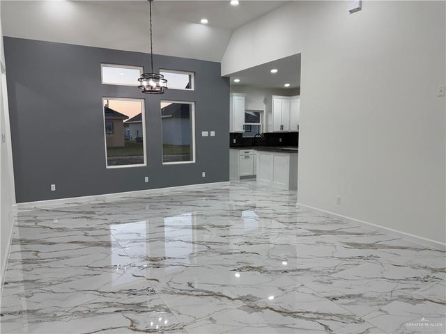 5813 N Rayo Del Sol, Edinburg, TX 78542