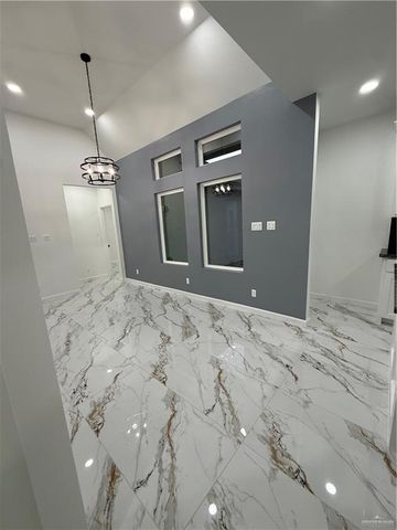 5813 N Rayo Del Sol, Edinburg, TX 78542