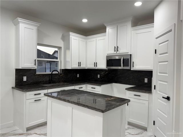 5813 N Rayo Del Sol, Edinburg, TX 78542