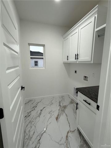 5813 N Rayo Del Sol, Edinburg, TX 78542