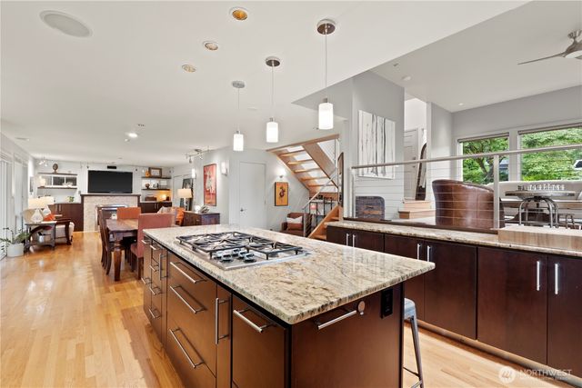 750 Kalmia Court NW, Issaquah, WA 98027
