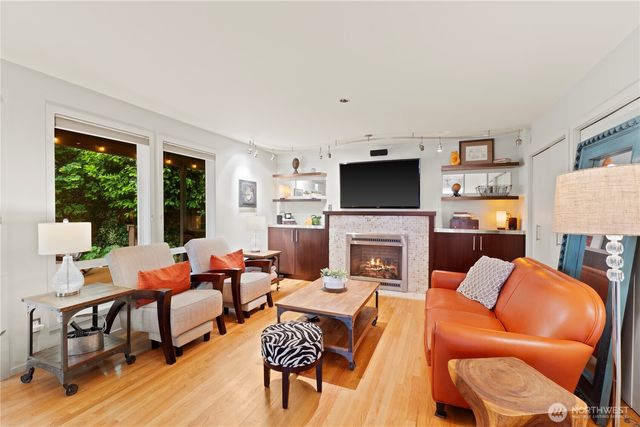 750 Kalmia Court NW, Issaquah, WA 98027