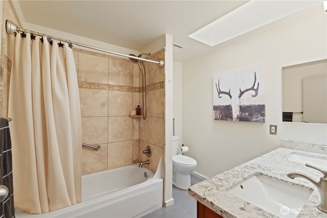 750 Kalmia Court NW, Issaquah, WA 98027