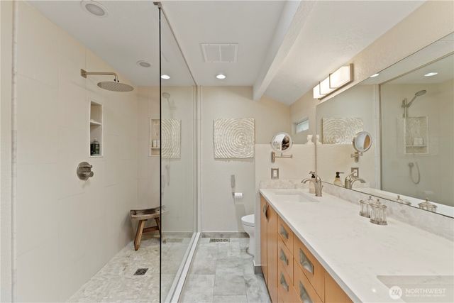 750 Kalmia Court NW, Issaquah, WA 98027