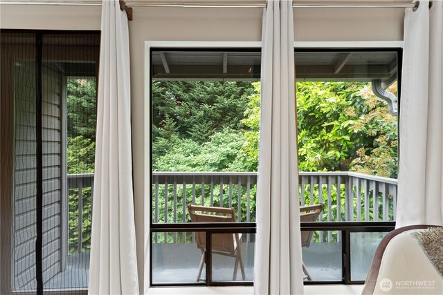 750 Kalmia Court NW, Issaquah, WA 98027