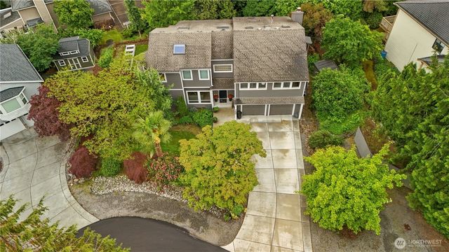 750 Kalmia Court NW, Issaquah, WA 98027