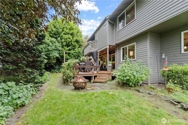750 Kalmia Court NW, Issaquah, WA 98027