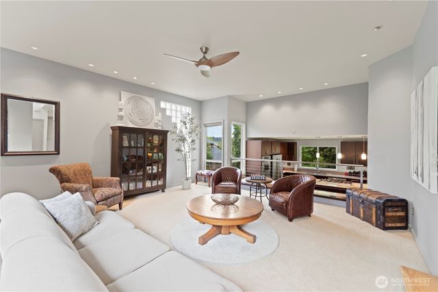 750 Kalmia Court NW, Issaquah, WA 98027