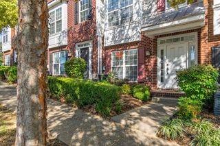 7407 Lords Chapel Dr, Nashville, TN 37211