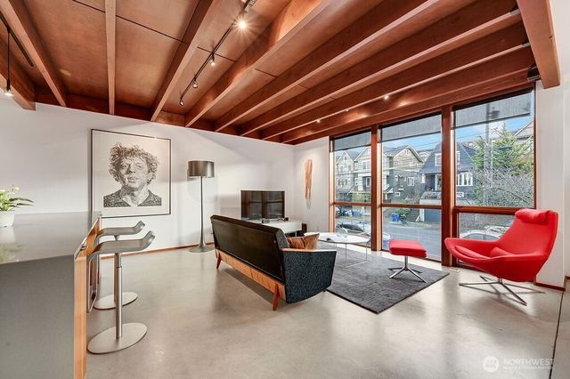 209 12th ave E, Seattle, WA 98102