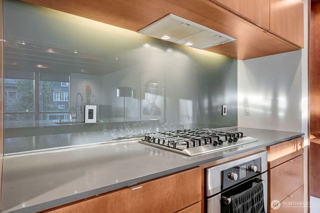 209 12th ave E, Seattle, WA 98102