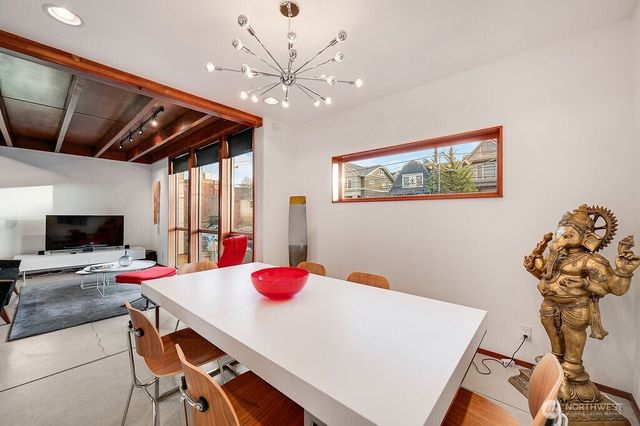 209 12th ave E, Seattle, WA 98102