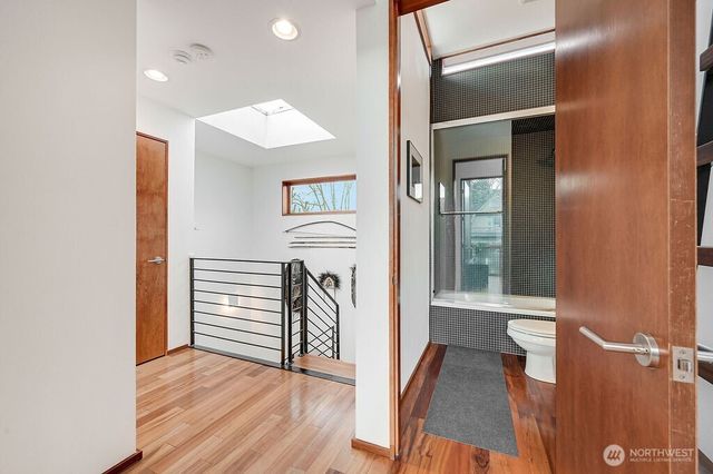 209 12th ave E, Seattle, WA 98102