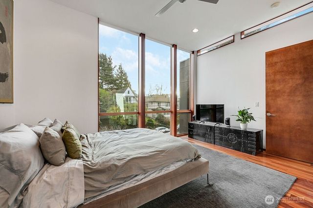 209 12th ave E, Seattle, WA 98102