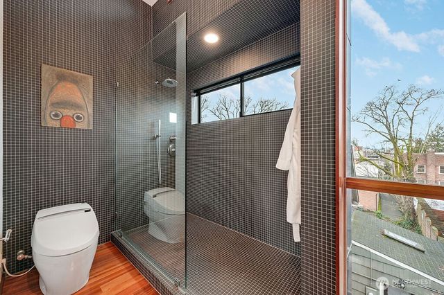 209 12th ave E, Seattle, WA 98102