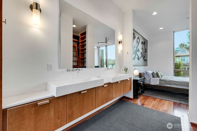 209 12th ave E, Seattle, WA 98102