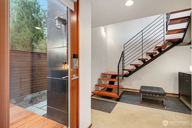 209 12th ave E, Seattle, WA 98102