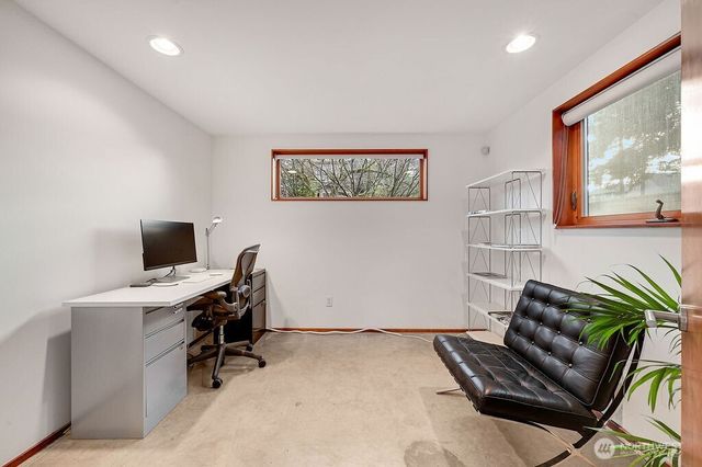 209 12th ave E, Seattle, WA 98102