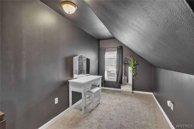 401 Lamarck Dr, Cheektowaga, NY 14225