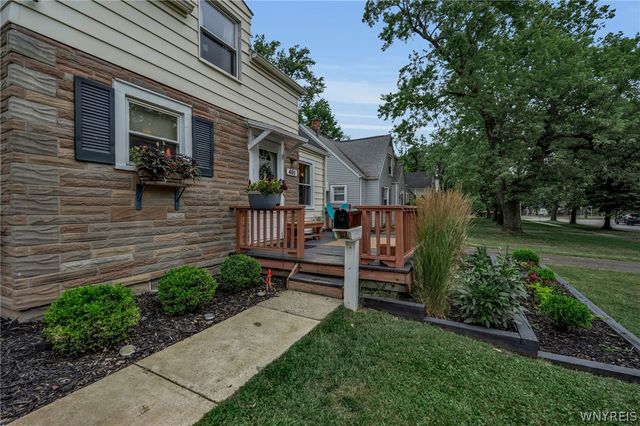 401 Lamarck Dr, Cheektowaga, NY 14225