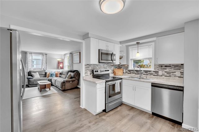 401 Lamarck Dr, Cheektowaga, NY 14225