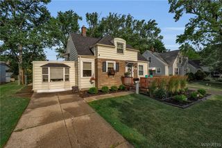 401 Lamarck Dr, Cheektowaga, NY 14225