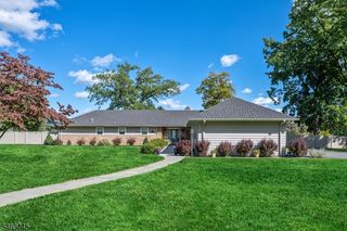 345 Pompton Ave, Pompton Lakes Boro, NJ 07442