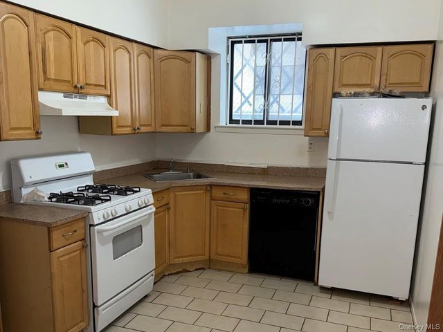 14726 Roosevelt Avenue L1, Flushing, NY 11354