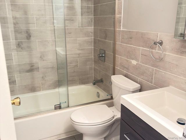 14726 Roosevelt Avenue L1, Flushing, NY 11354