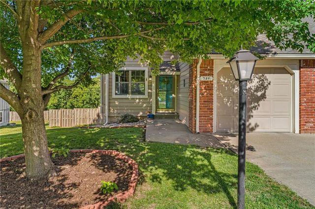 936 Alma Drive, Lawrence, KS 66049