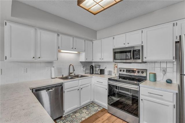 936 Alma Drive, Lawrence, KS 66049