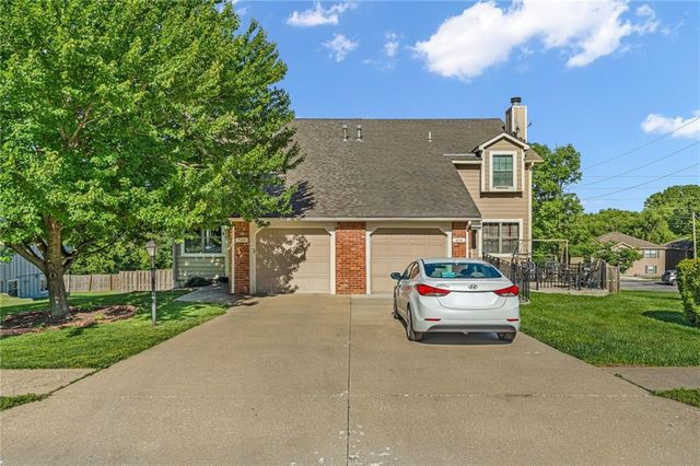 936 Alma Drive, Lawrence, KS 66049