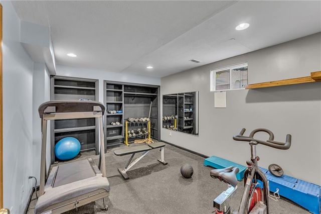 936 Alma Drive, Lawrence, KS 66049