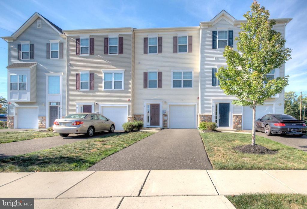 58 IRON GATE RD, Sicklerville, NJ 08081